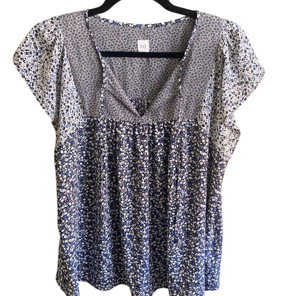 GAP Tops - GAP Blue/White Floral Print V-Neck Blouse. Size Medium